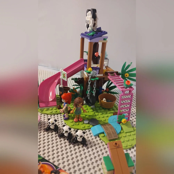 Lego Friends 41422 Panda Jungle Tree House - Picture 3 of 3